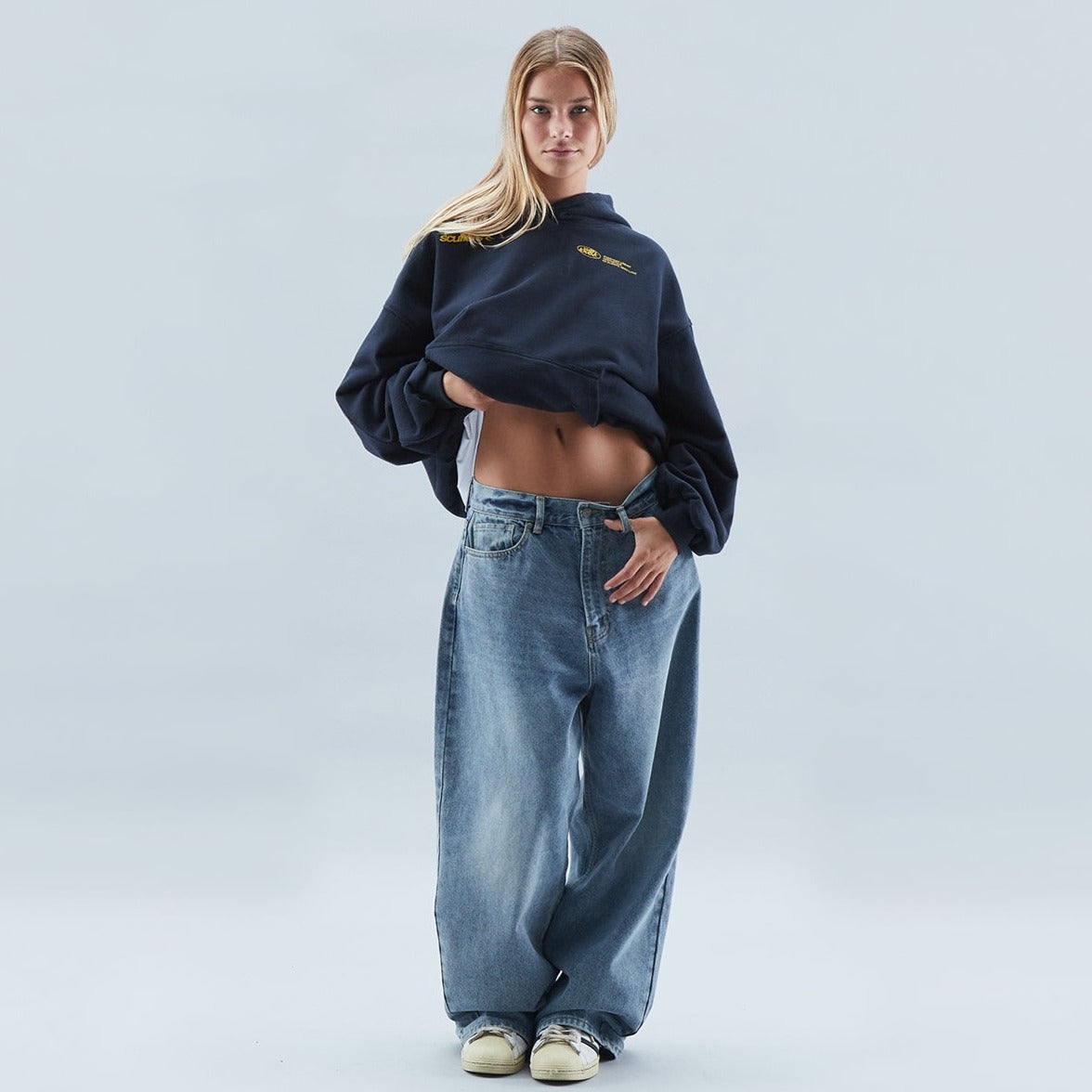 Bluza Layla z kapturem | Miękki materiał, nowoczesny design damski 1