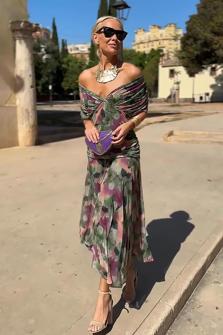 Czarna Sukienka Koktajlowa Maxi Mira | Dekolt V, Plisowana Talia, Idealna na Wesele 8