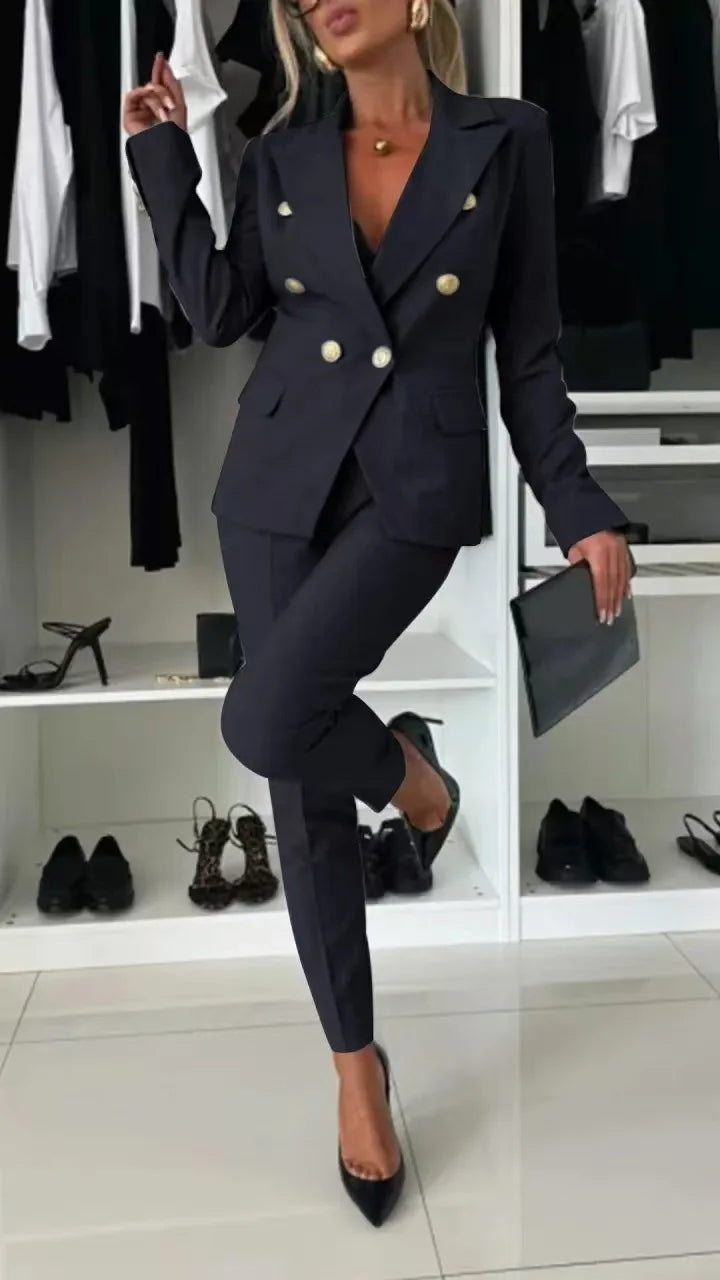 Garnitur damski Mela | Elegancki dwurzędowy blazer i zwężane spodnie 0