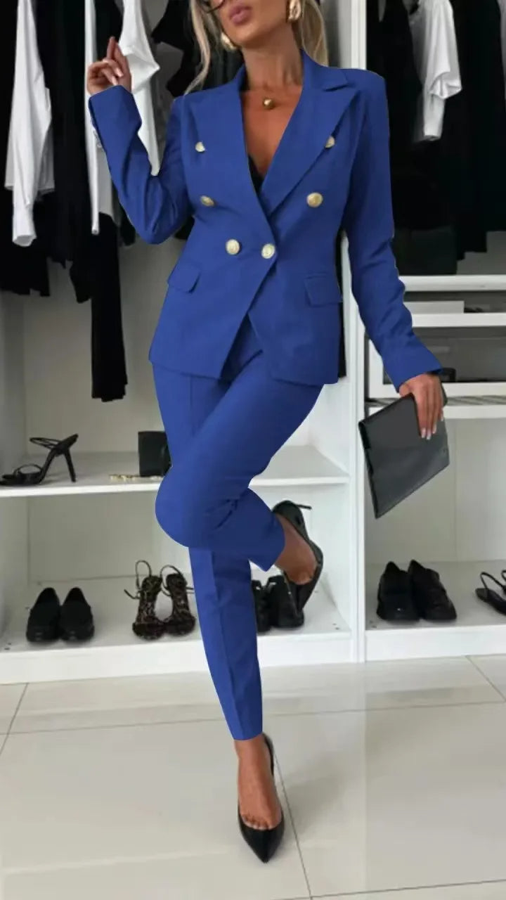 Garnitur damski Mela | Elegancki dwurzędowy blazer i zwężane spodnie 4