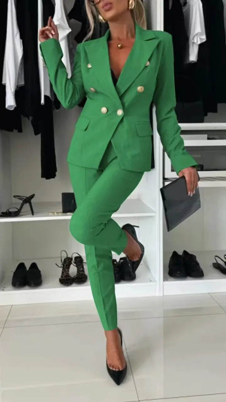 Garnitur damski Mela | Elegancki dwurzędowy blazer i zwężane spodnie 5