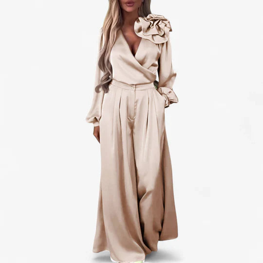 Komplet damski Frida | Elegancka bluzka w serek i szerokie spodnie 3