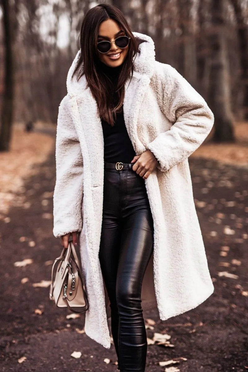 Płaszcz Zimowy Daria | Czarny, Długi Krój z Kapturem, Miękki Materiał 0