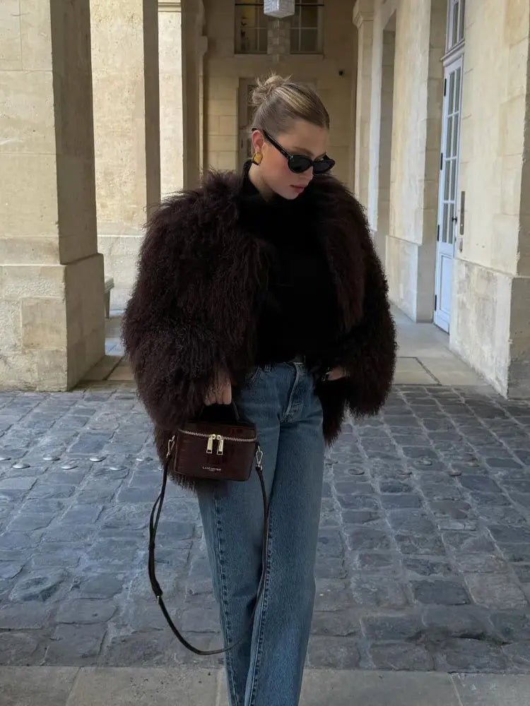 Płaszcz zimowy Lila | Sztuczne futro typu lama, luźny fason damski 4