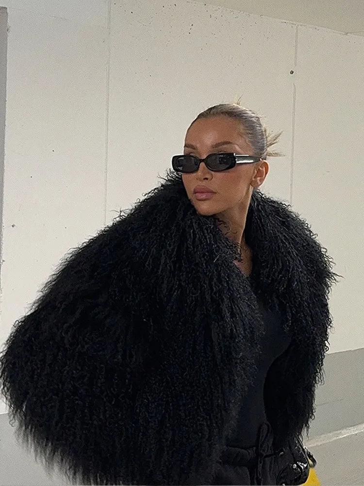 Płaszcz zimowy Lila | Sztuczne futro typu lama, luźny fason damski 6