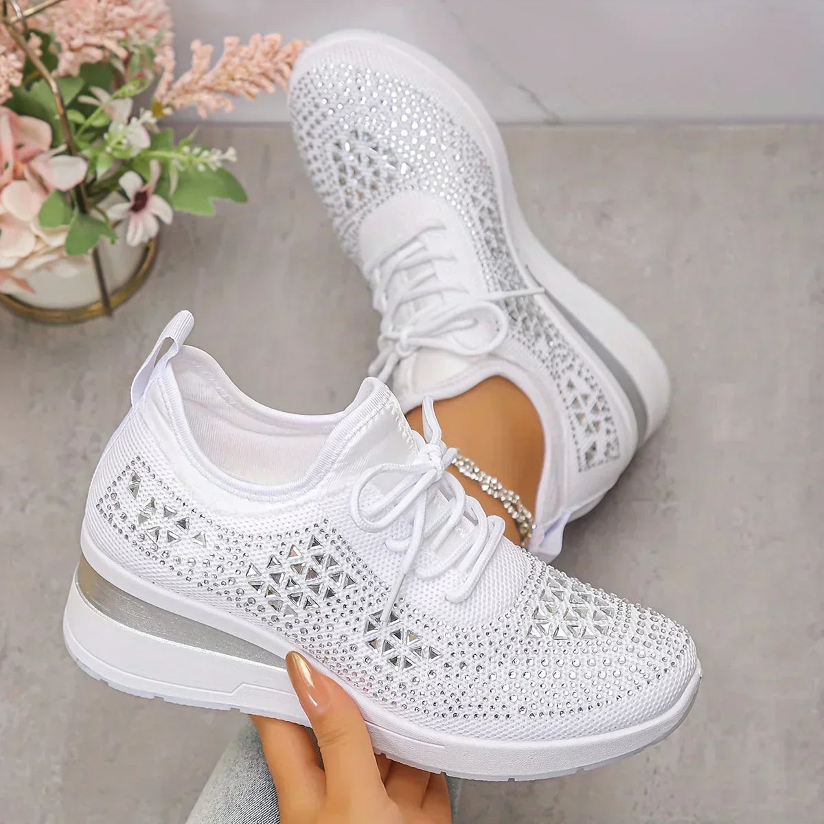 Sneakersy Bonnie | Ortopedyczne wsparcie i elegancki design 1