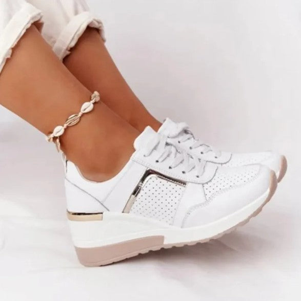 Sneakersy SkyLift Damskie | Beżowe na Koturnie z Metalicznymi Detalami 1
