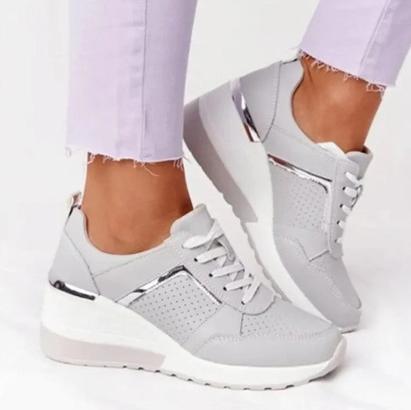 Sneakersy SkyLift Damskie | Beżowe na Koturnie z Metalicznymi Detalami 3