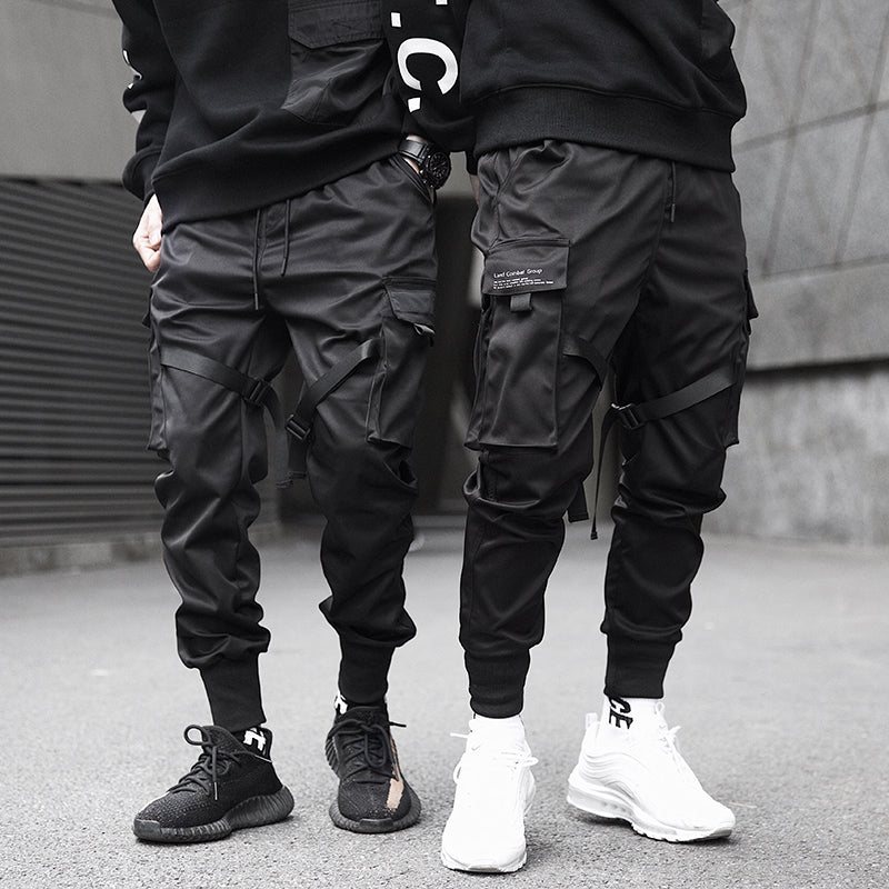 Spodnie męskie Joggery Techwear | Wysoka jakość, regulowane paski, głęboka czerń 1