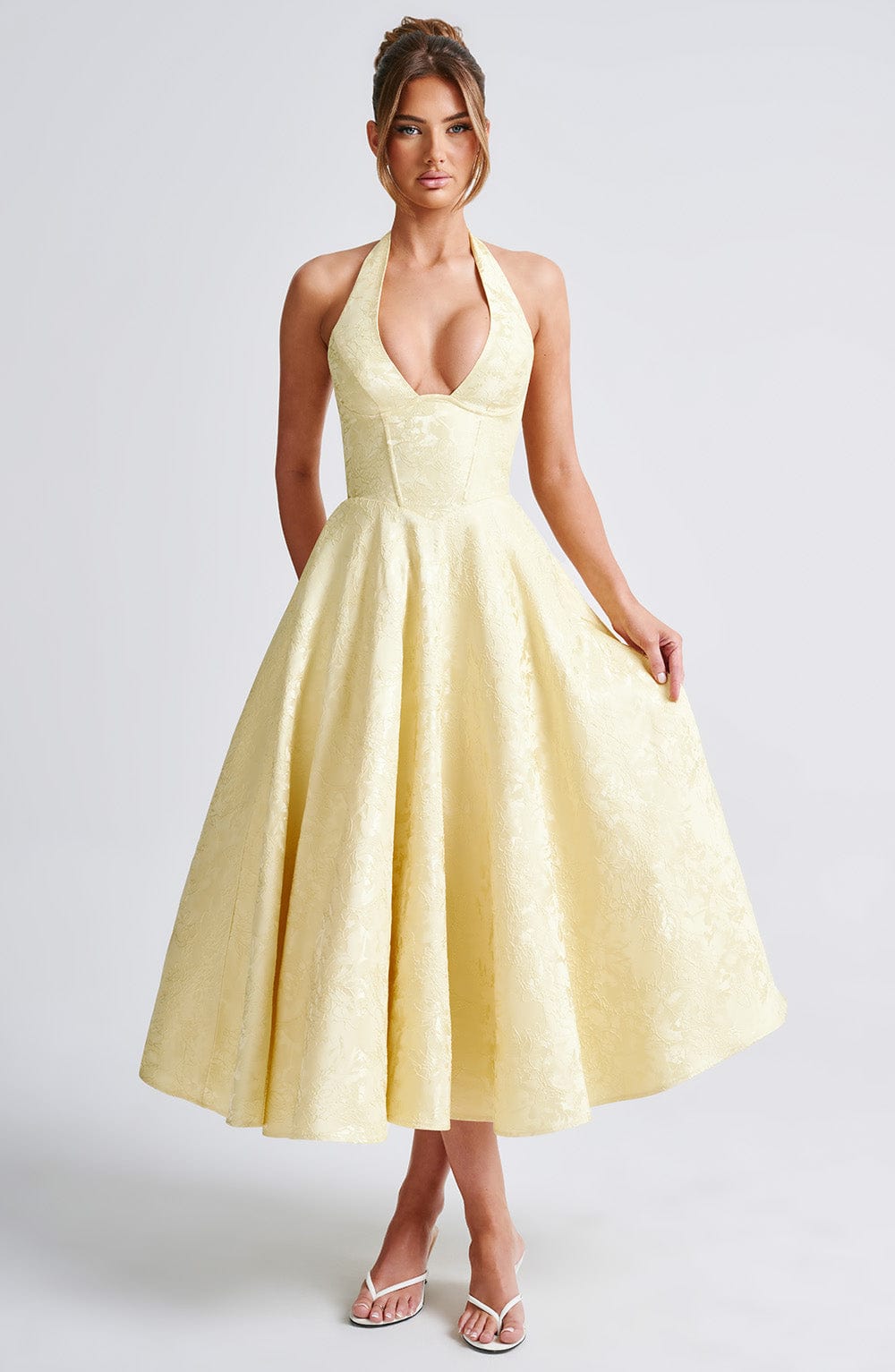 Sukienka Midi Martyna | Fason Halter, Elegancki Styl na Wesele 9