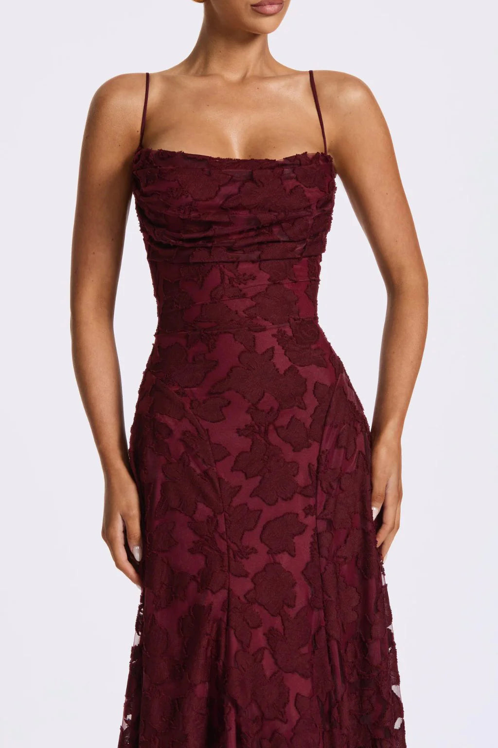 Sukienka maxi Lira | Cienkie Ramiączka, Dopasowana Góra, Elegancka Na Wesele 8