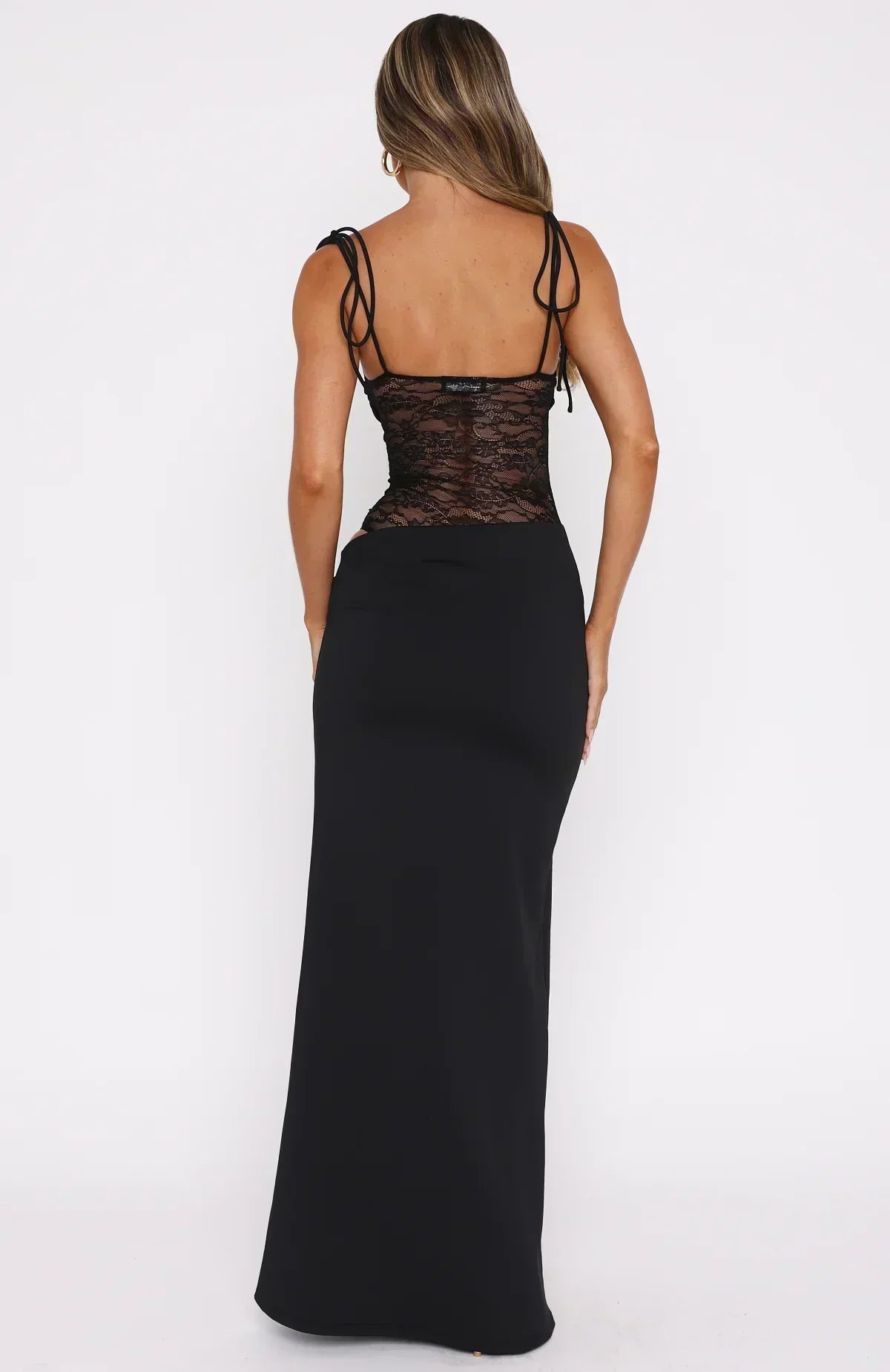 Suknia Maxi Melisa | Dopasowana Góra, Cienkie Ramiączka, Nowoczesny Design 4