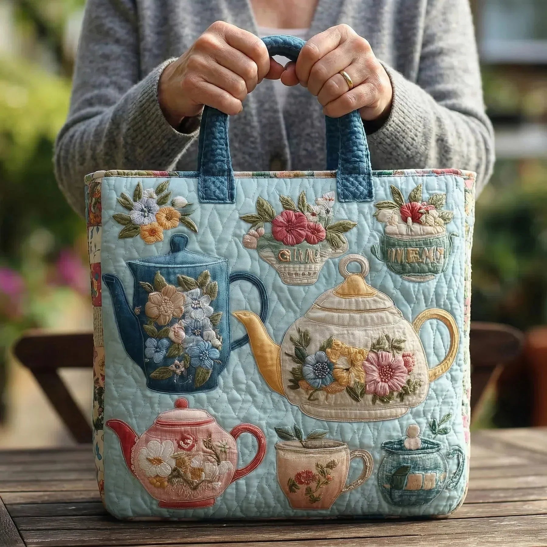 Torba tote Talia | Pikowana tkanina z kwiatowym wzorem, pojemna i elegancka 1