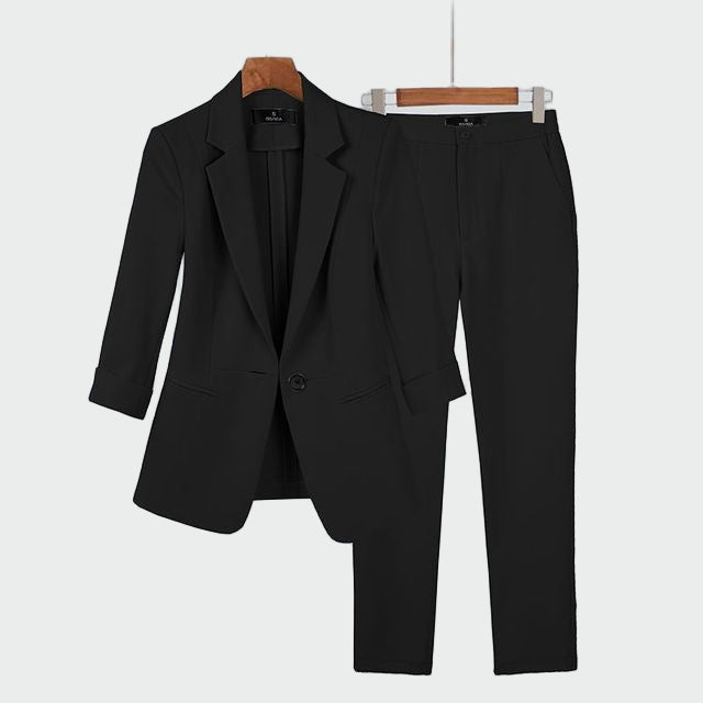 Żakiet i spodnie Lira | Nowoczesny krój, minimalistyczna elegancja 0
