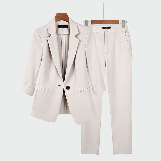 Żakiet i spodnie Lira | Nowoczesny krój, minimalistyczna elegancja 3