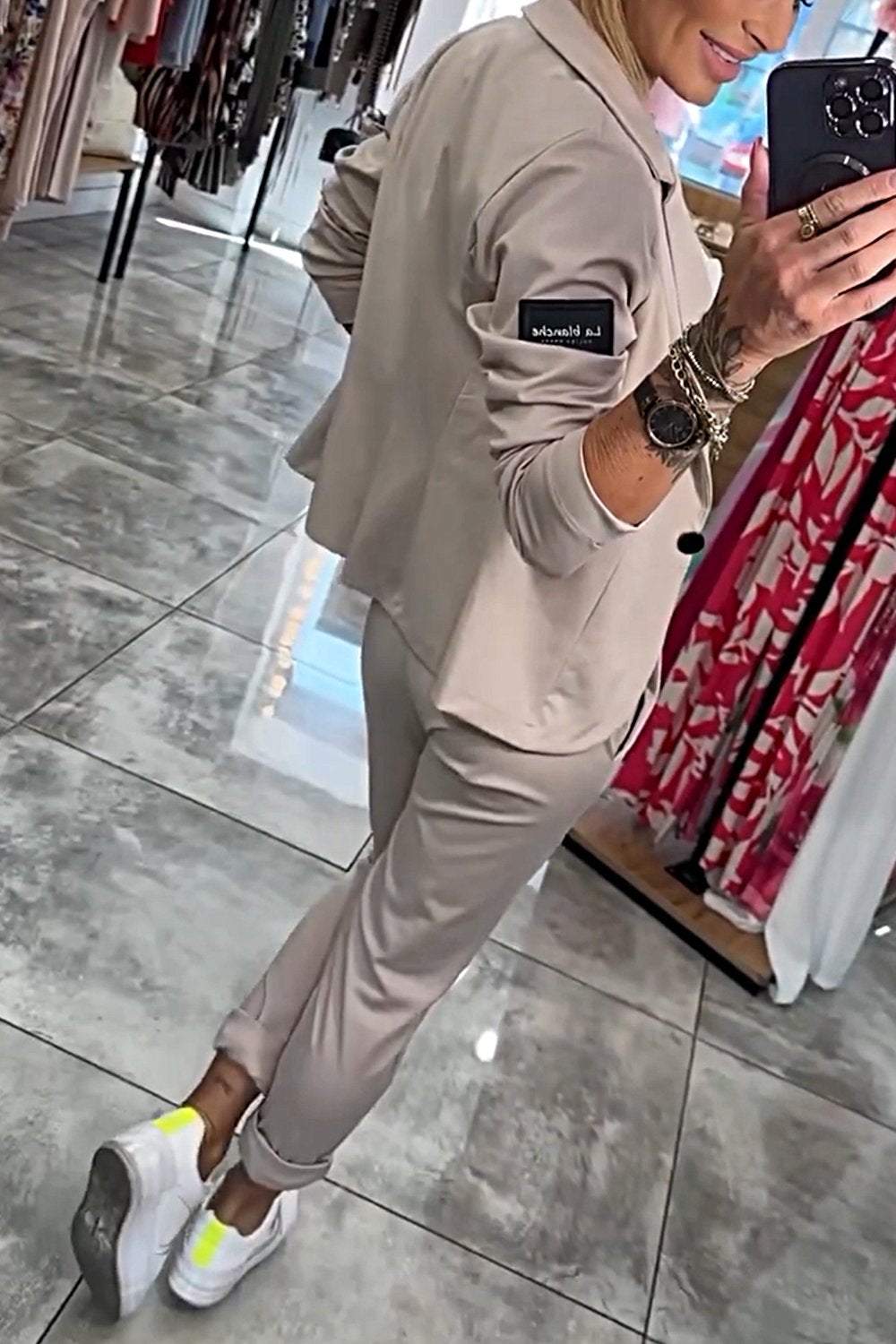 Zestaw garniturowy Mela | Elegancka marynarka i elastyczne spodnie 3